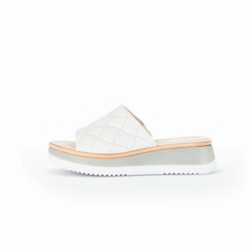 82.741 - QUILTED SLIP ON Grace Walk