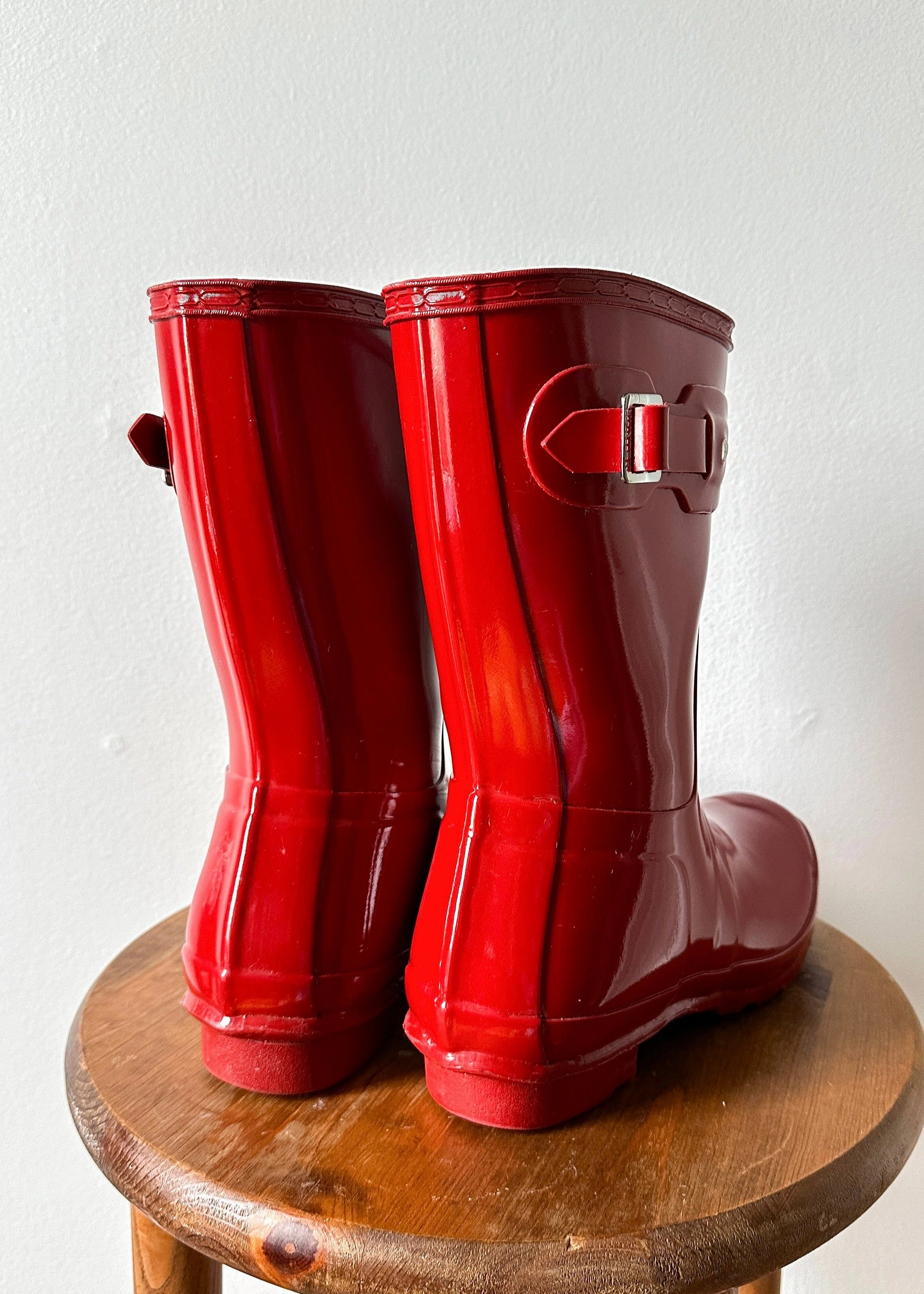 Hunter Cherry Red Gloss Short Original Waterproof Rain Boots (US 9) Adidas Kaptir 3.0 Shoe