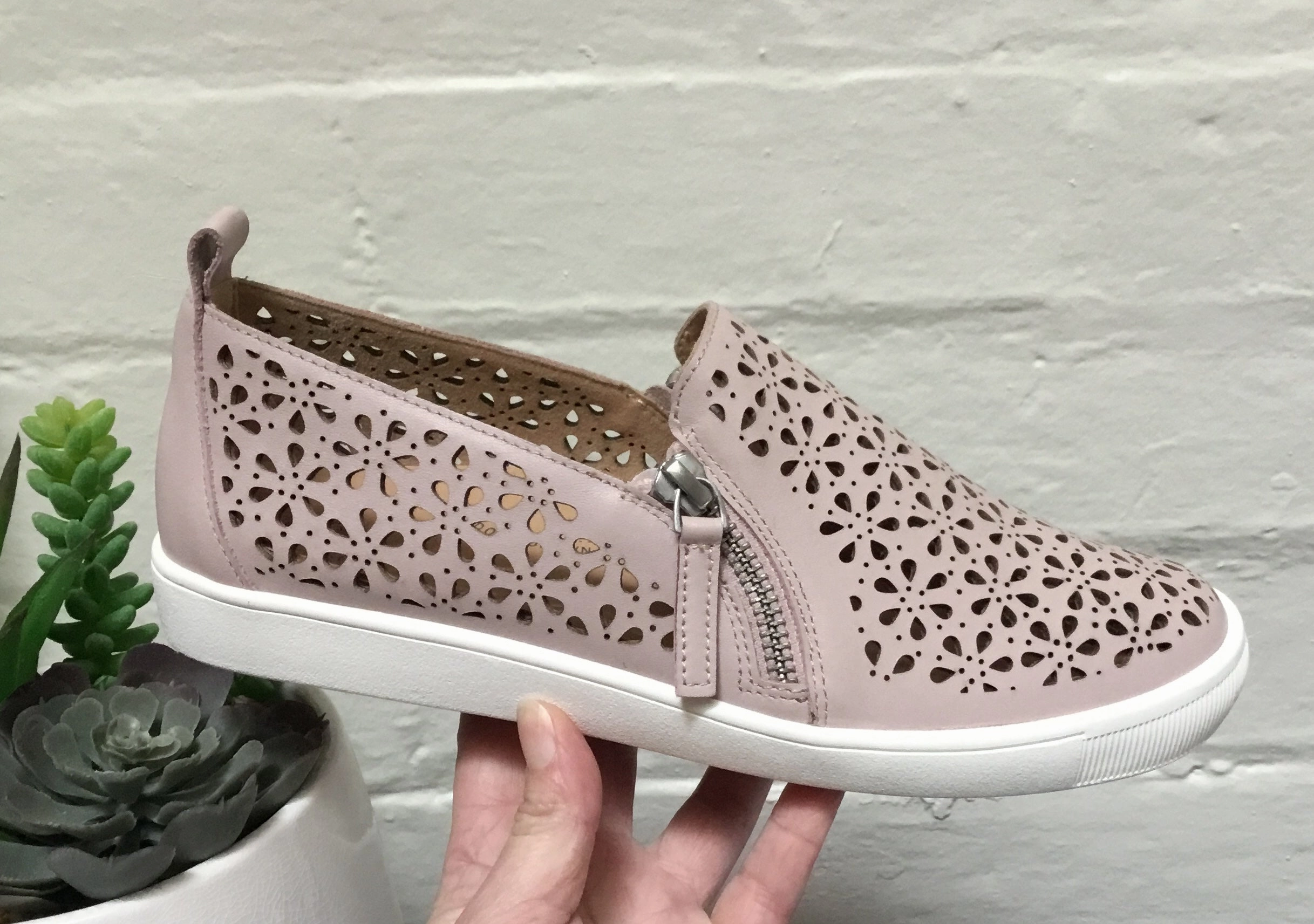 Blossom Hike Wind Step Ziera Dixon ~ Tan ~ Seashell ~ Leather