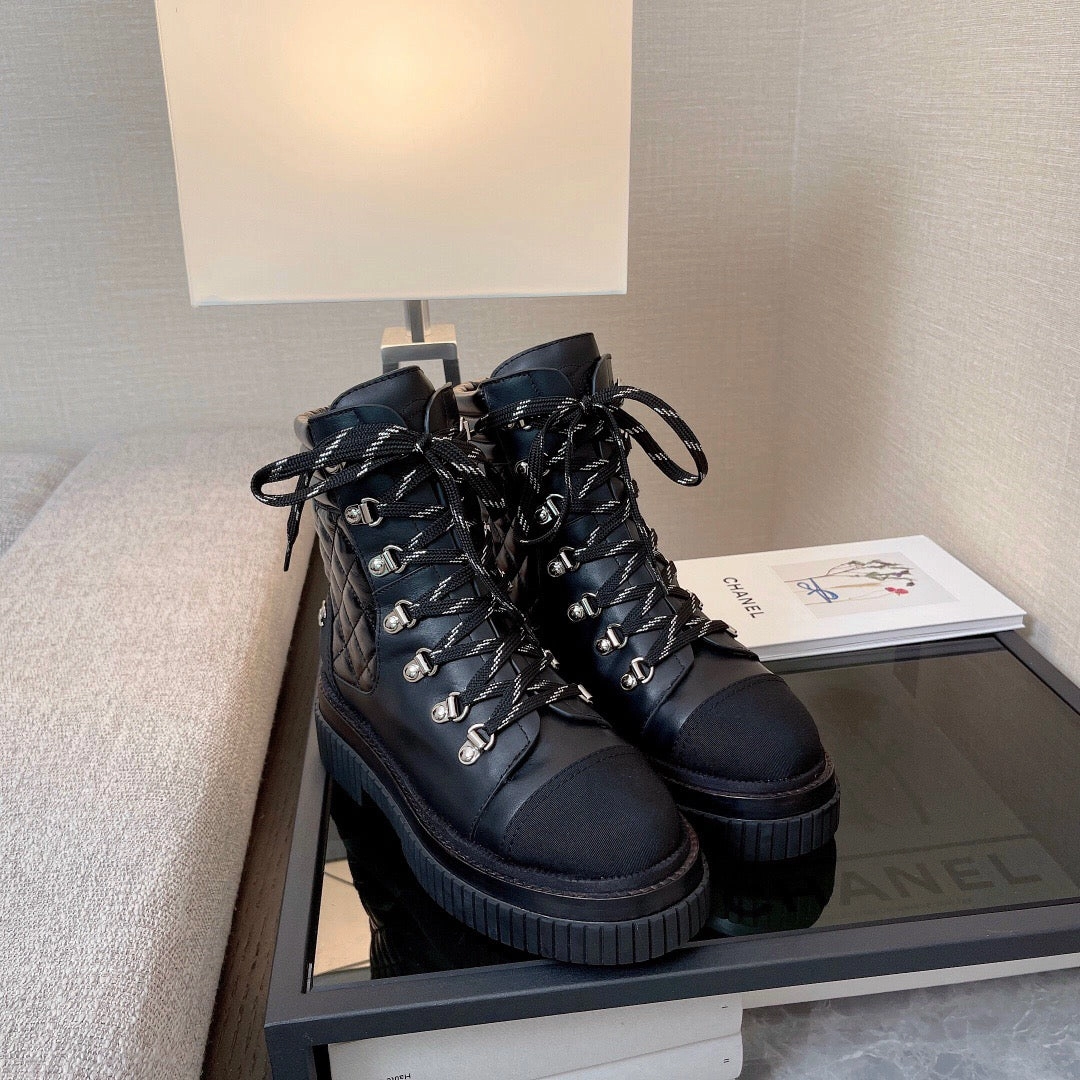 Adidas Predator Freestyle Soccer Shoe SE732  Size 4-9