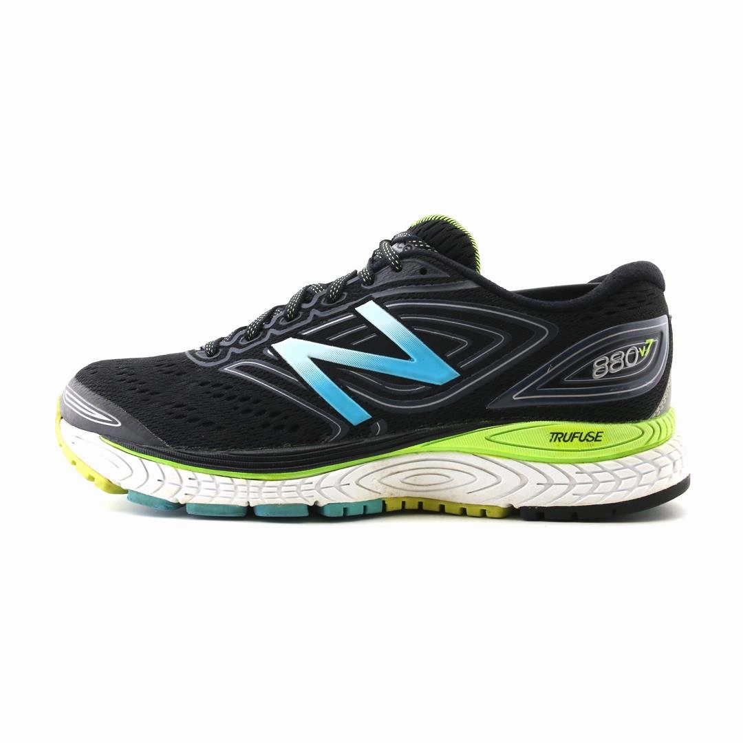 NEW BALANCE  880V7 Hoka Running Shoe