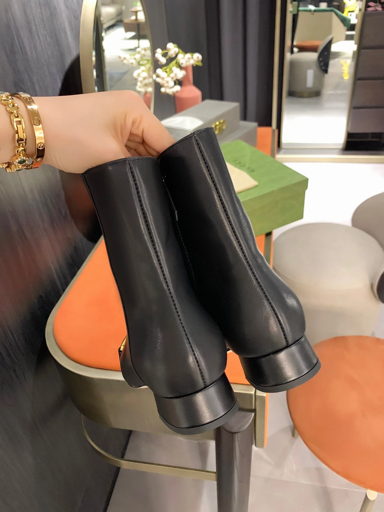 Adidas Gamecourt 2.0 Tennis Shoes SE730  Size 4-10  Heels:2.4cm Material: Cowhide  Lining: Sheep skin Sole: Italian leather