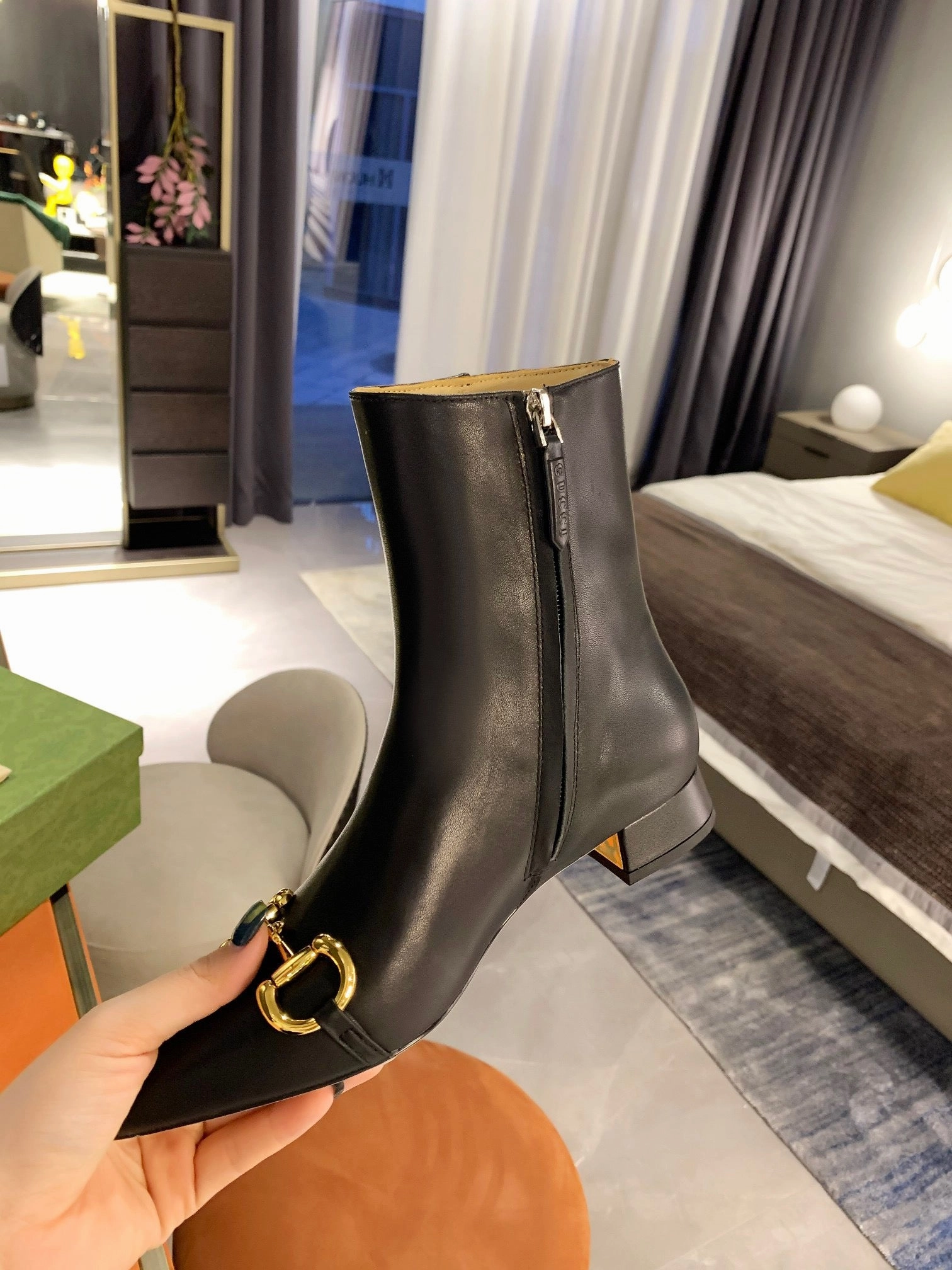 Adidas Warranty Shoes SE730  Size 4-10  Heels:2.4cm Material: Cowhide  Lining: Sheep skin Sole: Italian leather