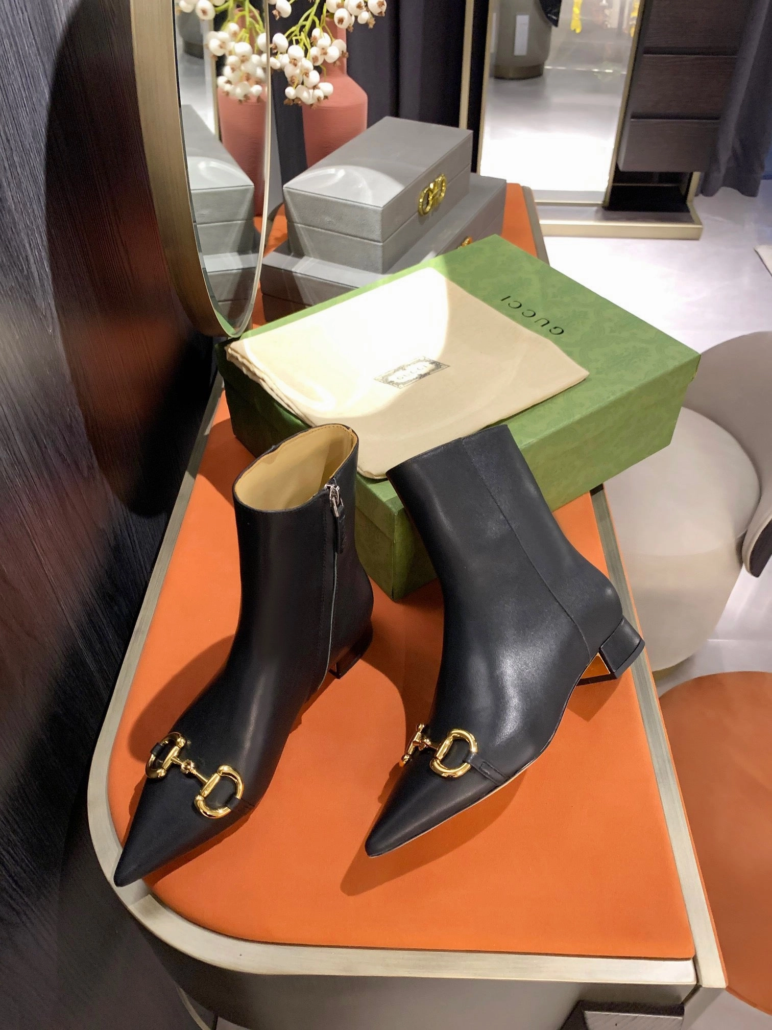 SE730  Size 4-10  Heels:2.4cm Material: Cowhide  Lining: Sheep skin Sole: Italian leather Adidas Gazelle Arsenal Shoes