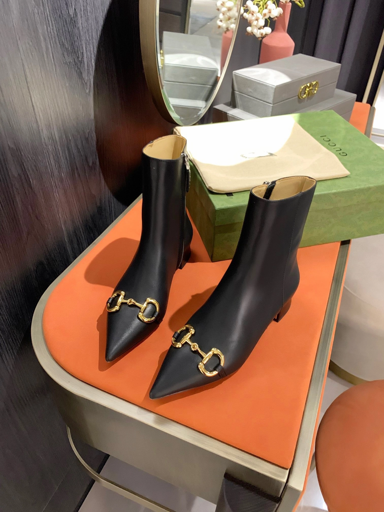 Bermuda Shoes Adidas SE730  Size 4-10  Heels:2.4cm Material: Cowhide  Lining: Sheep skin Sole: Italian leather