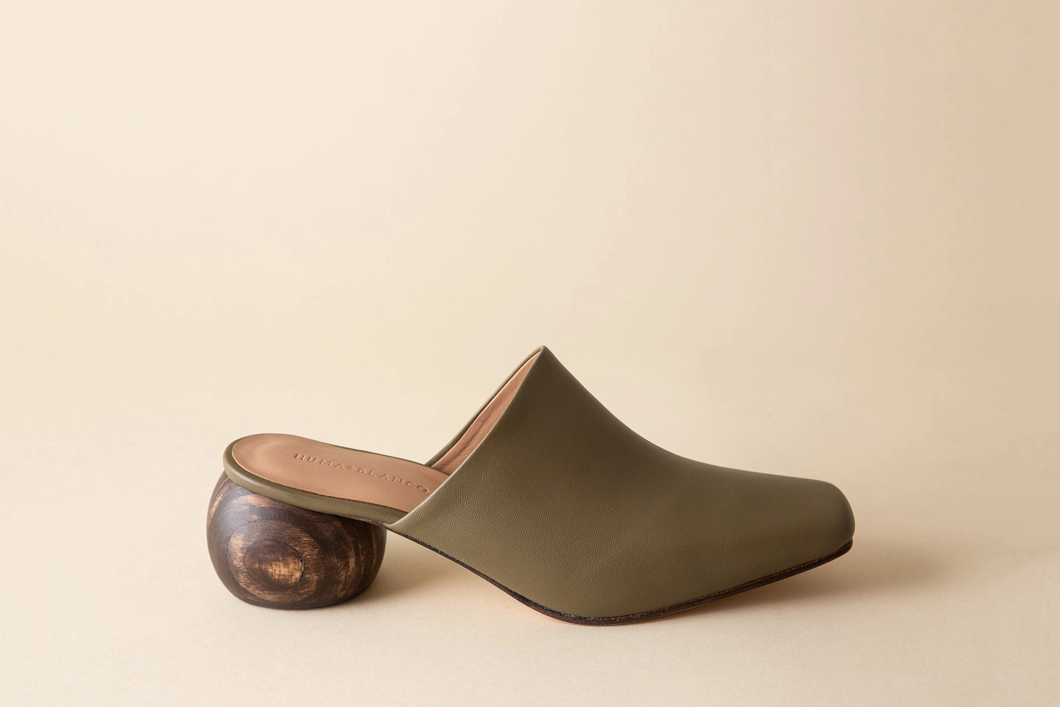 Minimalist Design MINA