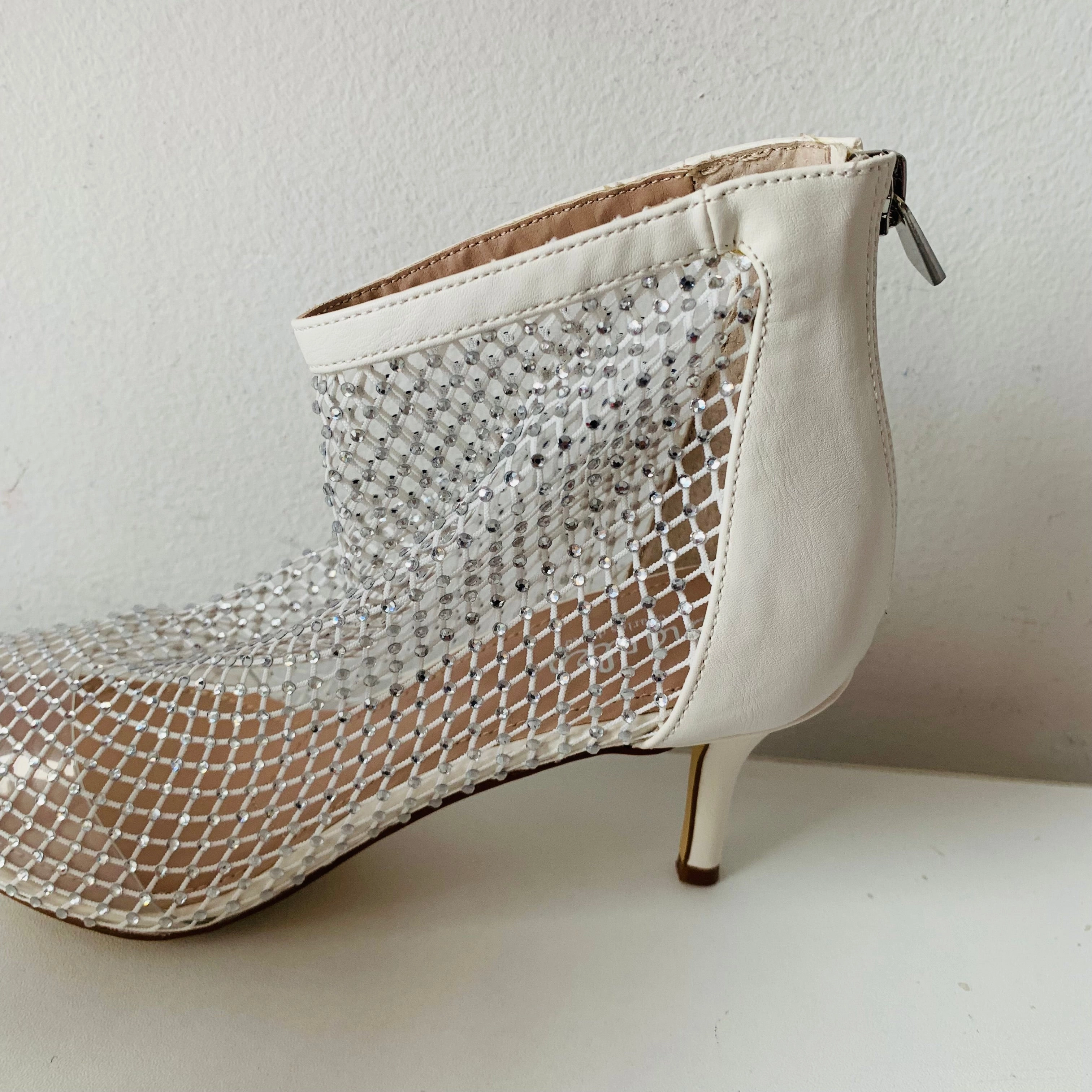 Adidas Terrex Skychaser Mid Gore-tex Hiking Shoes Charles by Charles David Afterhours White Mesh Bootie Size 7 New