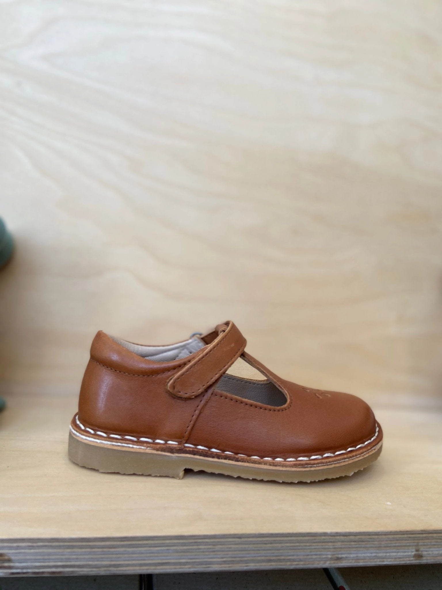 Best Walking Shoes Petasil: Ciara 2 Velcro Shoes - Cognac Savana