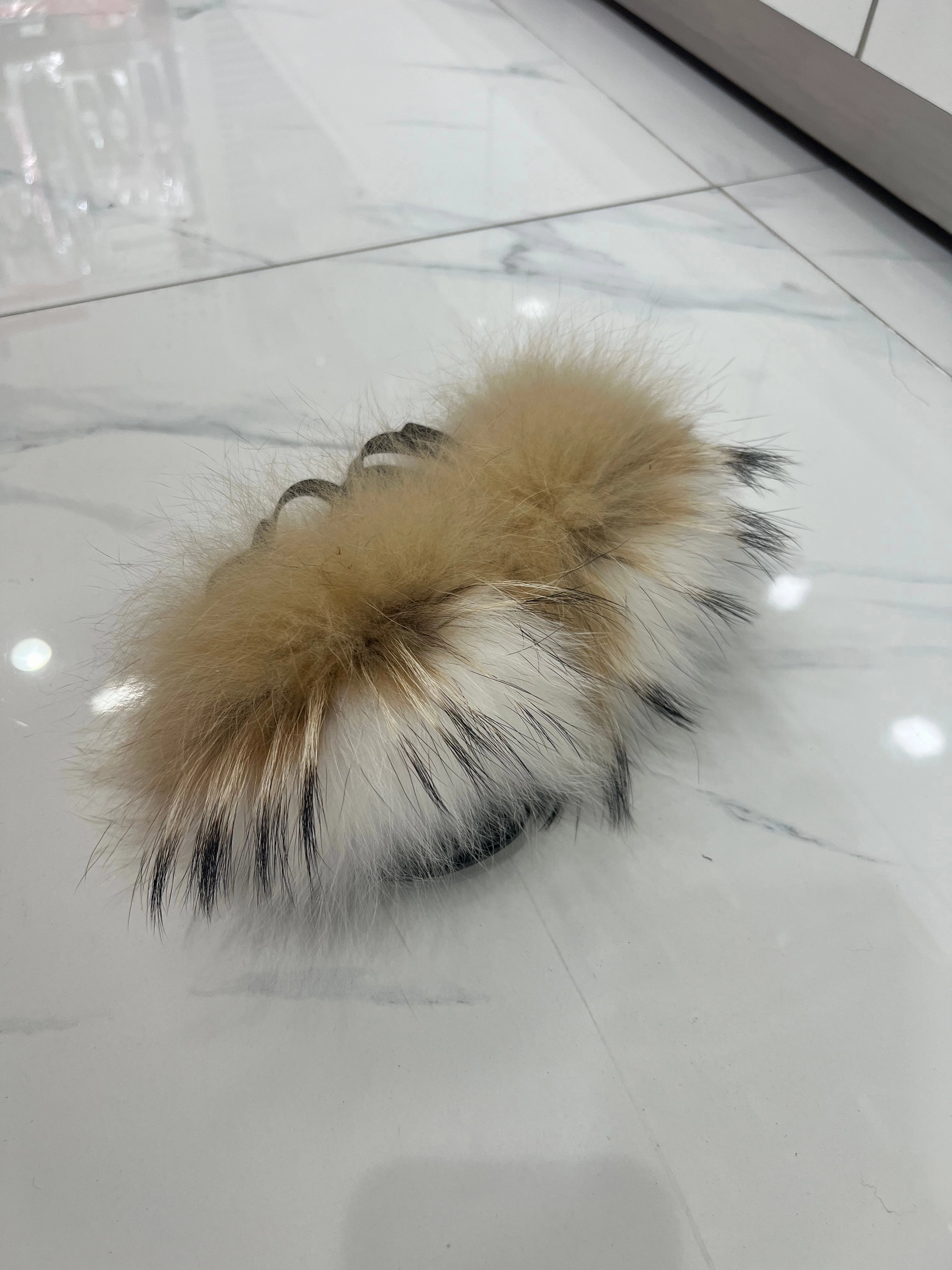 Slippers With A Wedge Heel Toddler faux fur slides white-cream