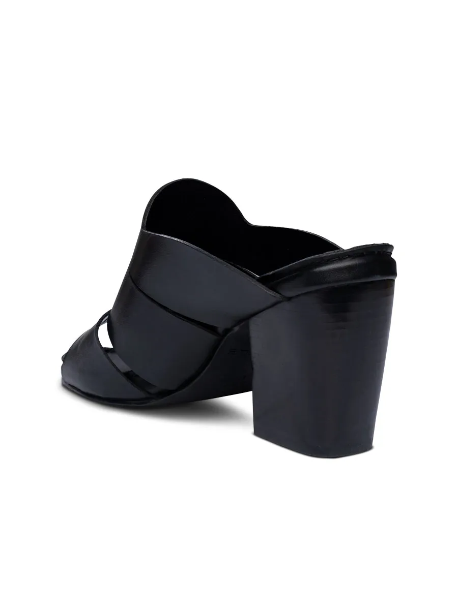 Seamingly Flexible Outdoor Shoes