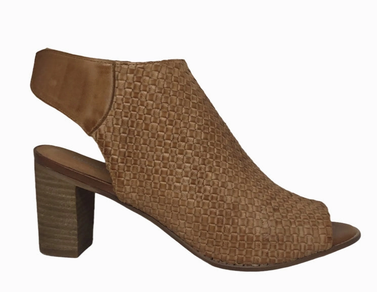 Iconic Form Django & Juliette Danes ~ Latte ~ Tan