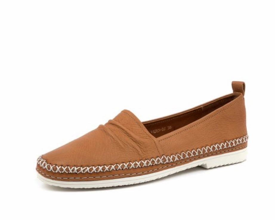 Film Shoot Django & Juliette Vaden Leather Slip On ~ Black ~ Tan