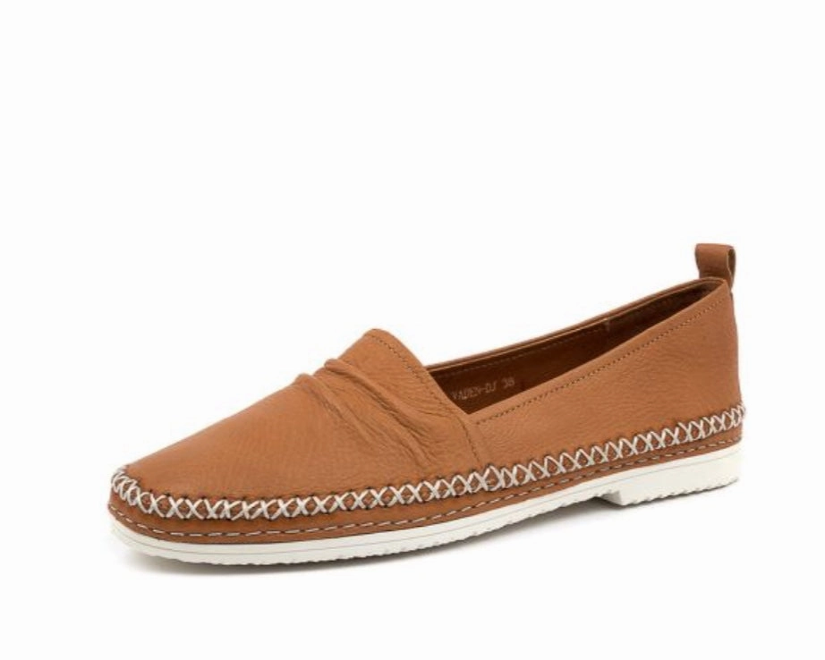 Harbor Stroll Django & Juliette Vaden Leather Slip On ~ Black ~ Tan