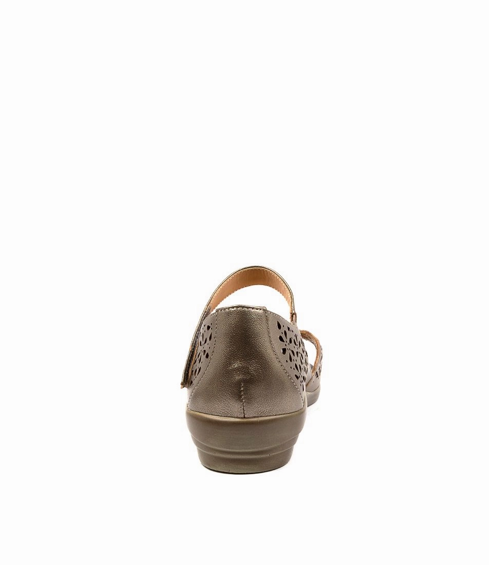 Travel-Friendly Shoes Trail Ready DUSTY-W