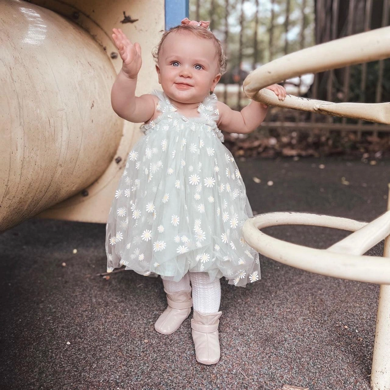 SKEANIE UGG Baby & Toddler First/Pre Walker Boots, Cream,  Gorgeous Soft Genuine Leather Fluffy Lined Boots - Perfect to Keep Little Feet Warm, Podiatry Approved Grinch Adidas Shoes