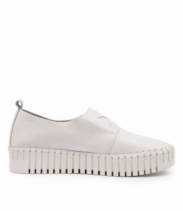 Django & Juliette Brenda ~ White ~ Leather Soft Stride Drop Hike