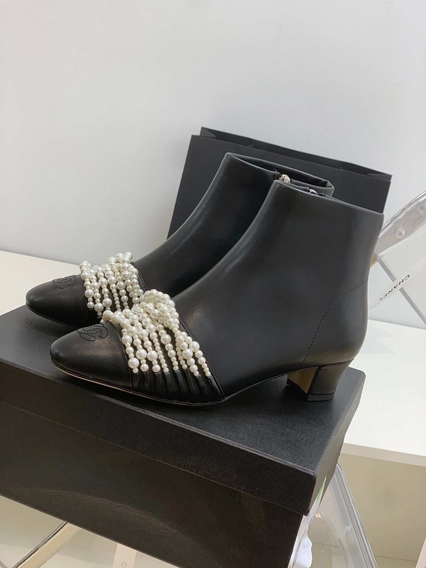 SE706  Size 5-9  Heels:4cm Shaft measures approximately 4.7 from arch Material: Cowhide  Lining: Sheepskin Sole: Italian leather Adidas Shoes For Stability