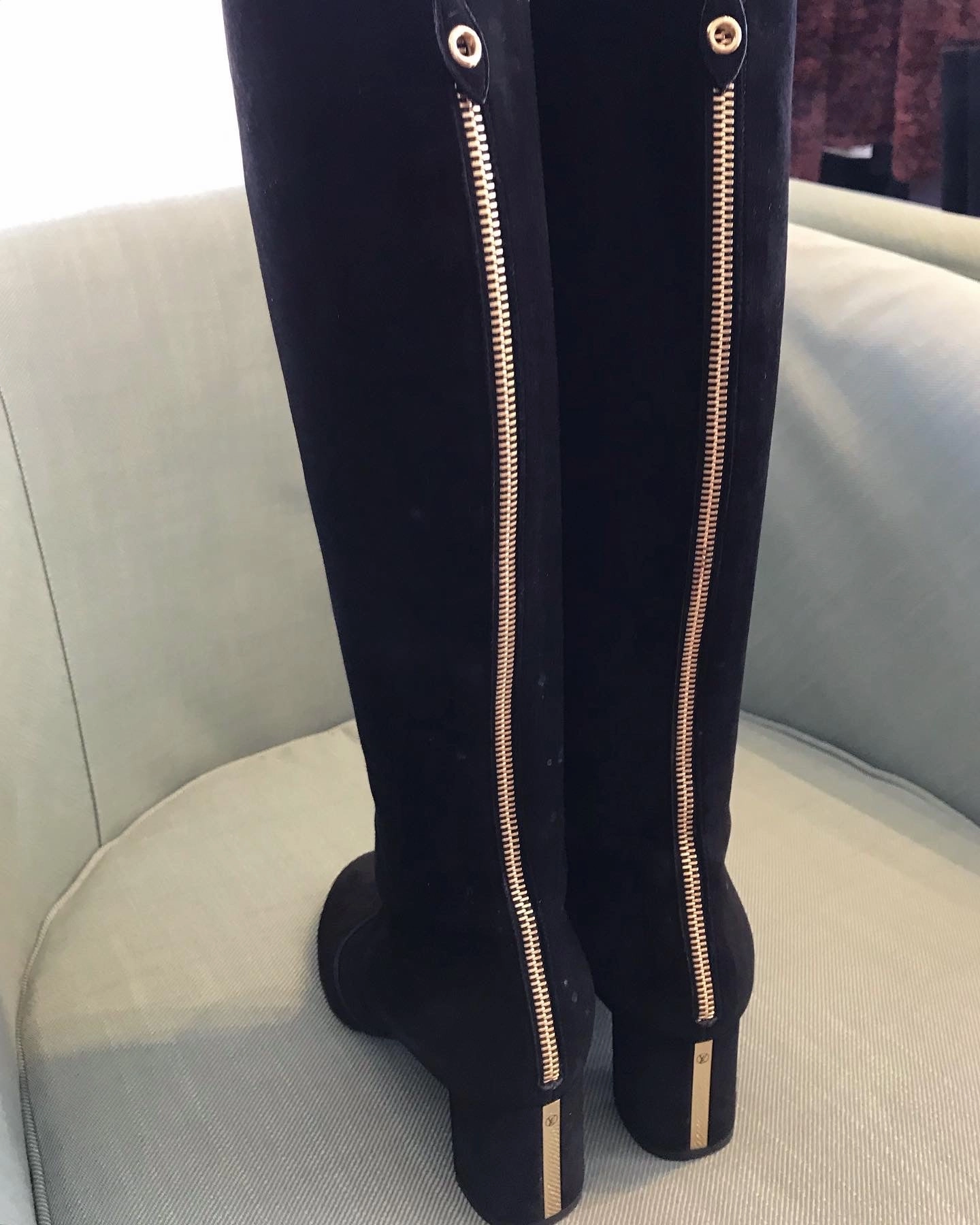 Adidas Shoes Vs Nike Shoes LOUIS VUITTON Masterclass Black Suede Knee-High Boots