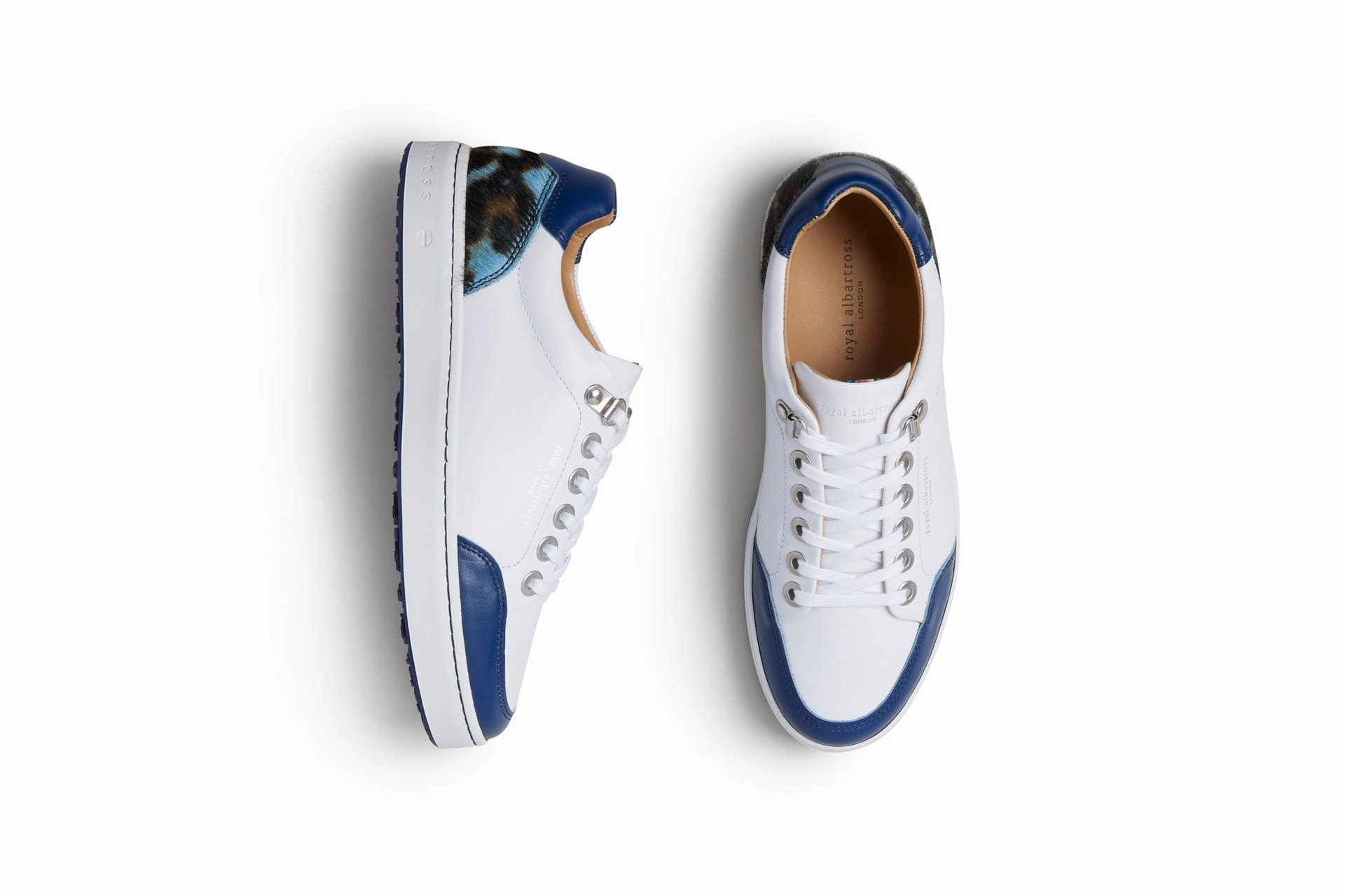 Relaxed Beach Holiday Beach Style Fieldfox | Blue Leopard