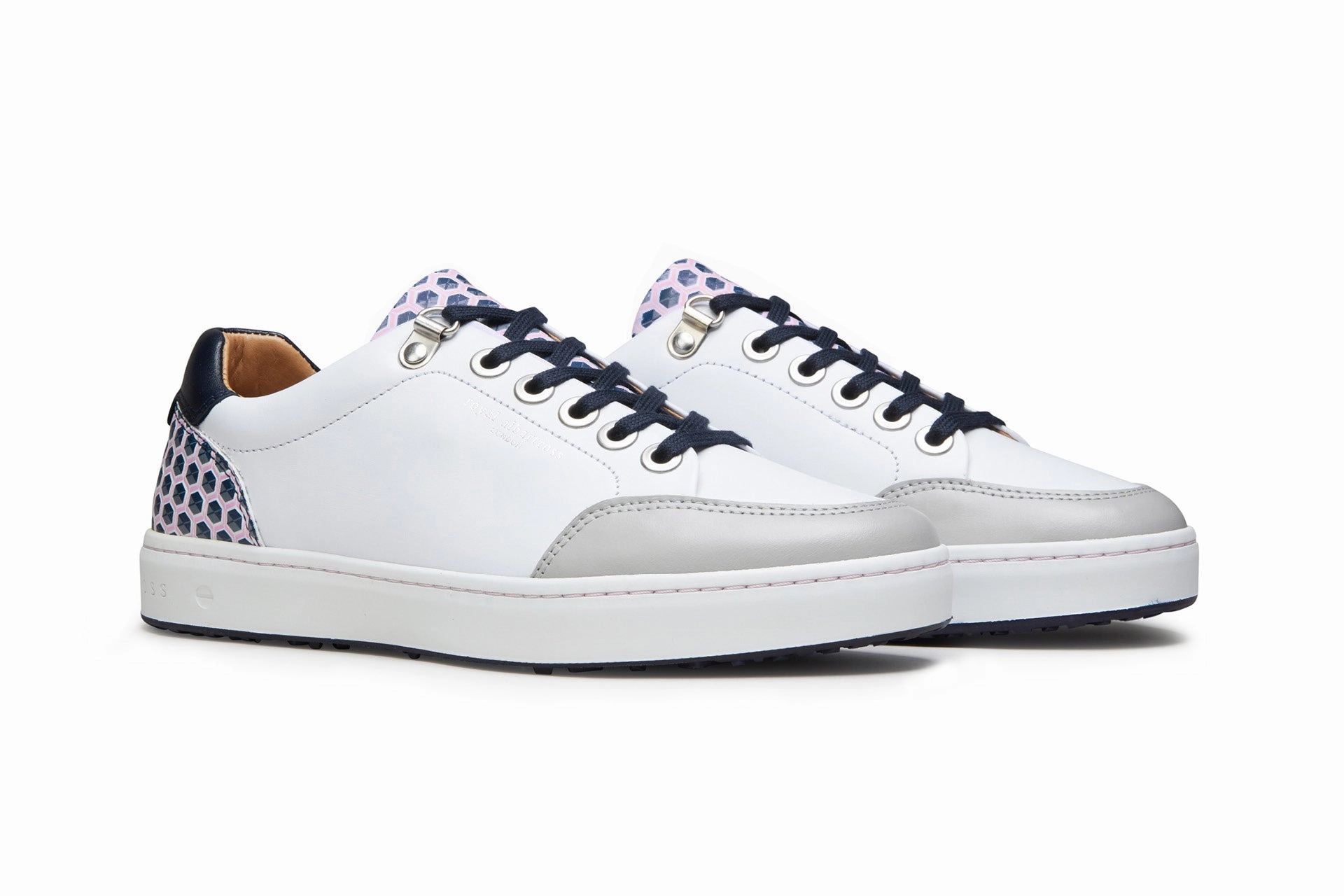 Fieldfox | Geo White/Navy water - repellent coatings