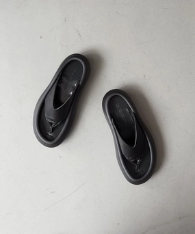 Wedding Dresses To Wear With Cowboy Boots MIDORIKAWA RYO Spoiler leather sandal "BLACK"