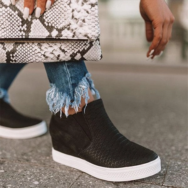 Flat Shoes With Maxi Dress Women Sneakers Femme Vulcanized Shoes Ladies' Casual Slip On Ladies Flat Shoe Women Fashion Retro Sneakers / Autumn