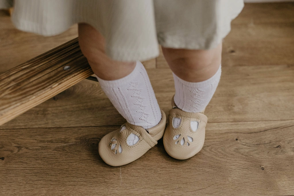 Flax LOTUS T-strap Shoes Baby and Toddler High Heels Feet