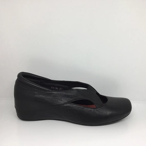 Urban Dailywear Django & Juliette Paval Black Leather