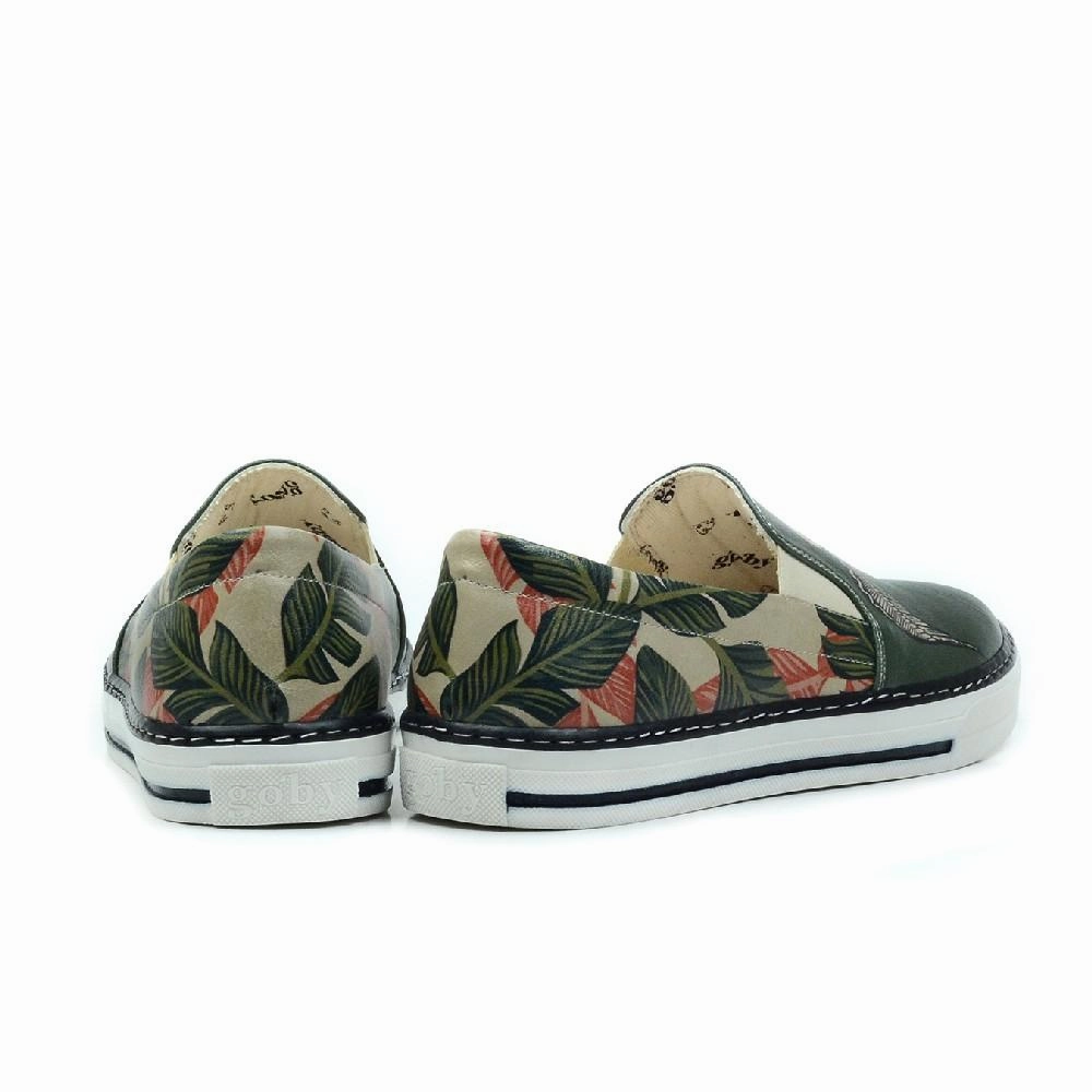 Closet Core Sneaker Shoes GVN4013