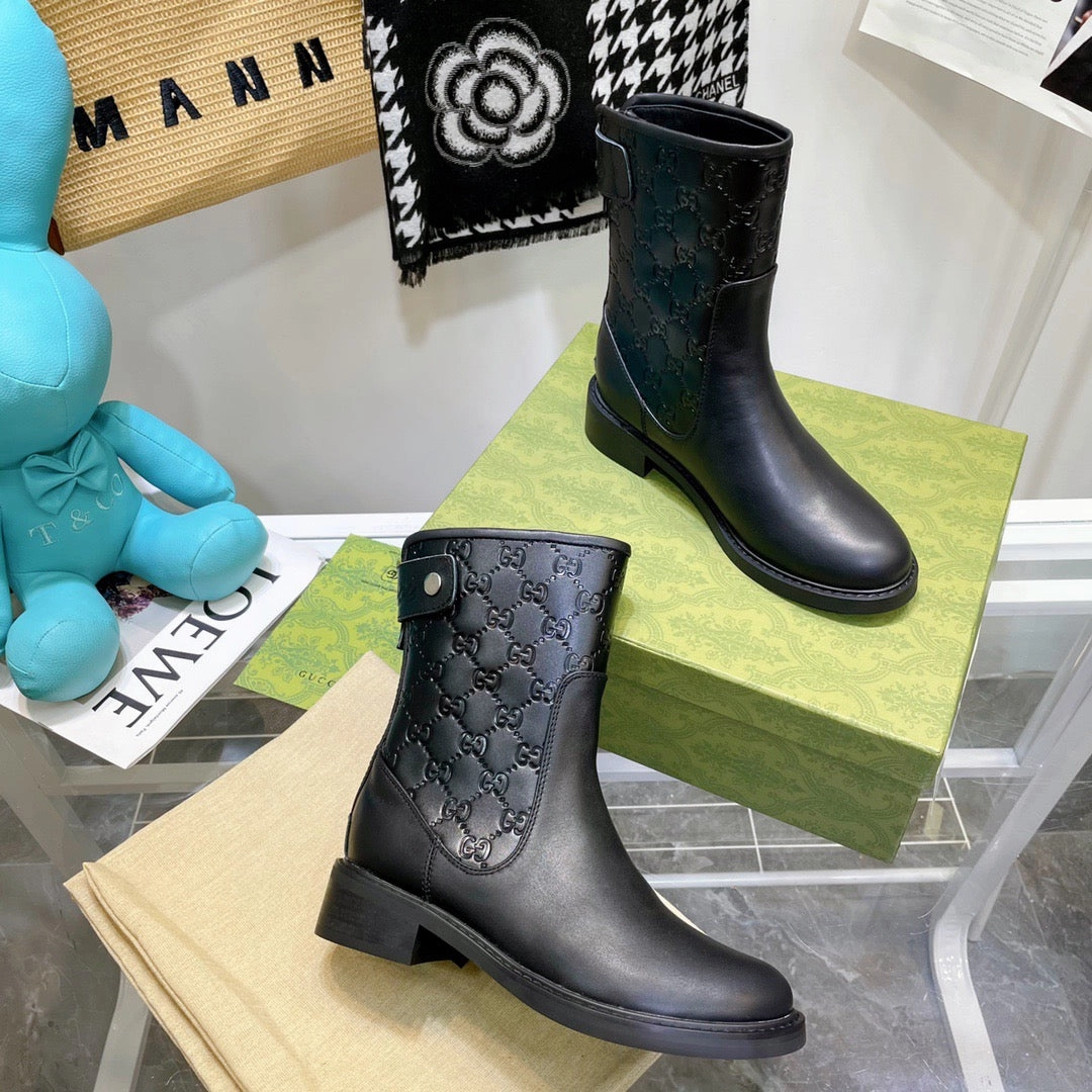 Adidas Wrestling Shoes Sydney SE695  Size 4-10    Heel:4cm Material: Cowhide  Lining: Sheep skin Sole: Rubber