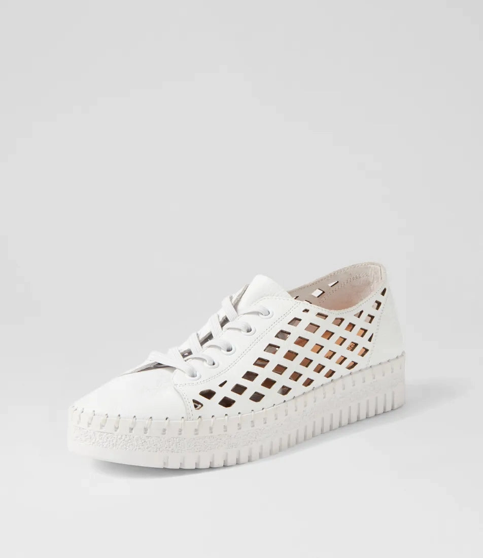 Weekend Ready Django & Juliette Mandle ~ White ~ Black ~ Almond ~ Tan ~ Leather