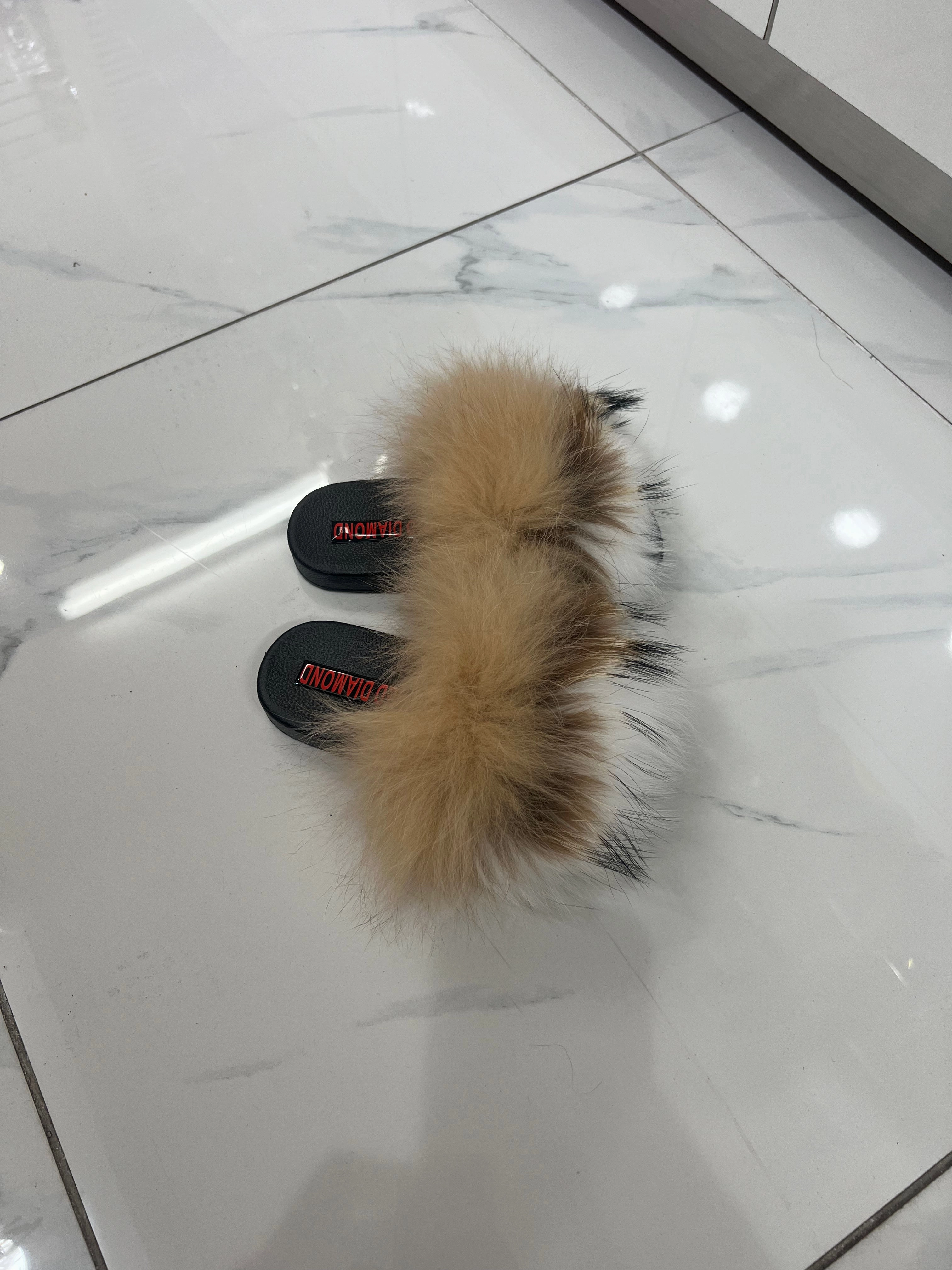 Supportive House Slippers Kids faux fur slides white-cream