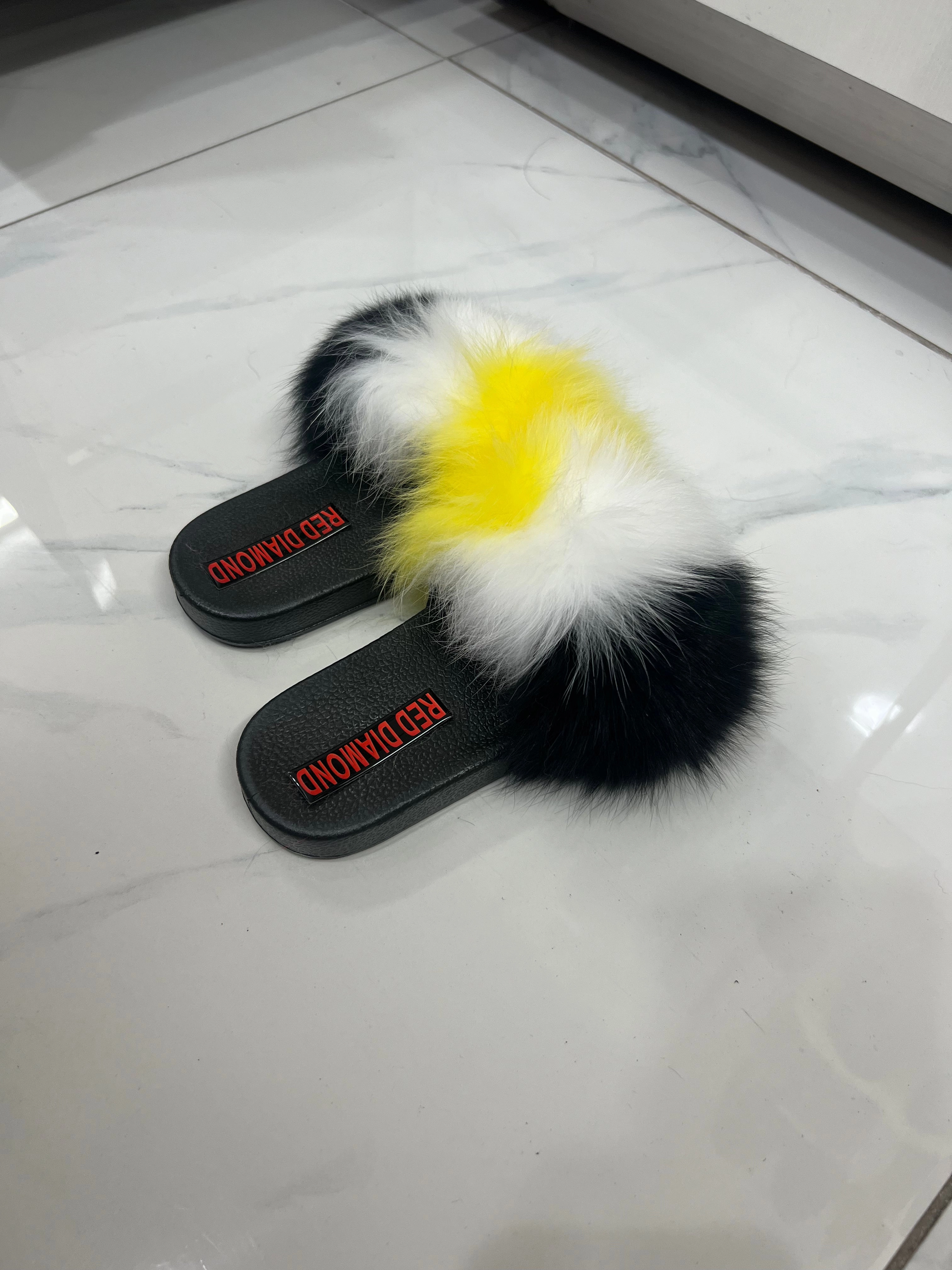 Kids faux fur slides white-yellow-black Book Slippers