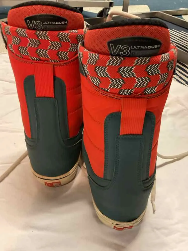 Vans Snowboard Boots Women's  8 Paw Boots