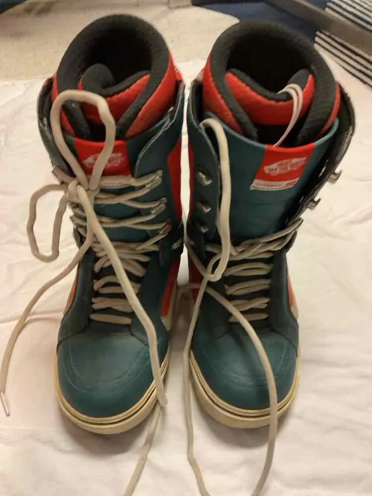 Boots Of Spanish Vans Snowboard Boots Women's  8