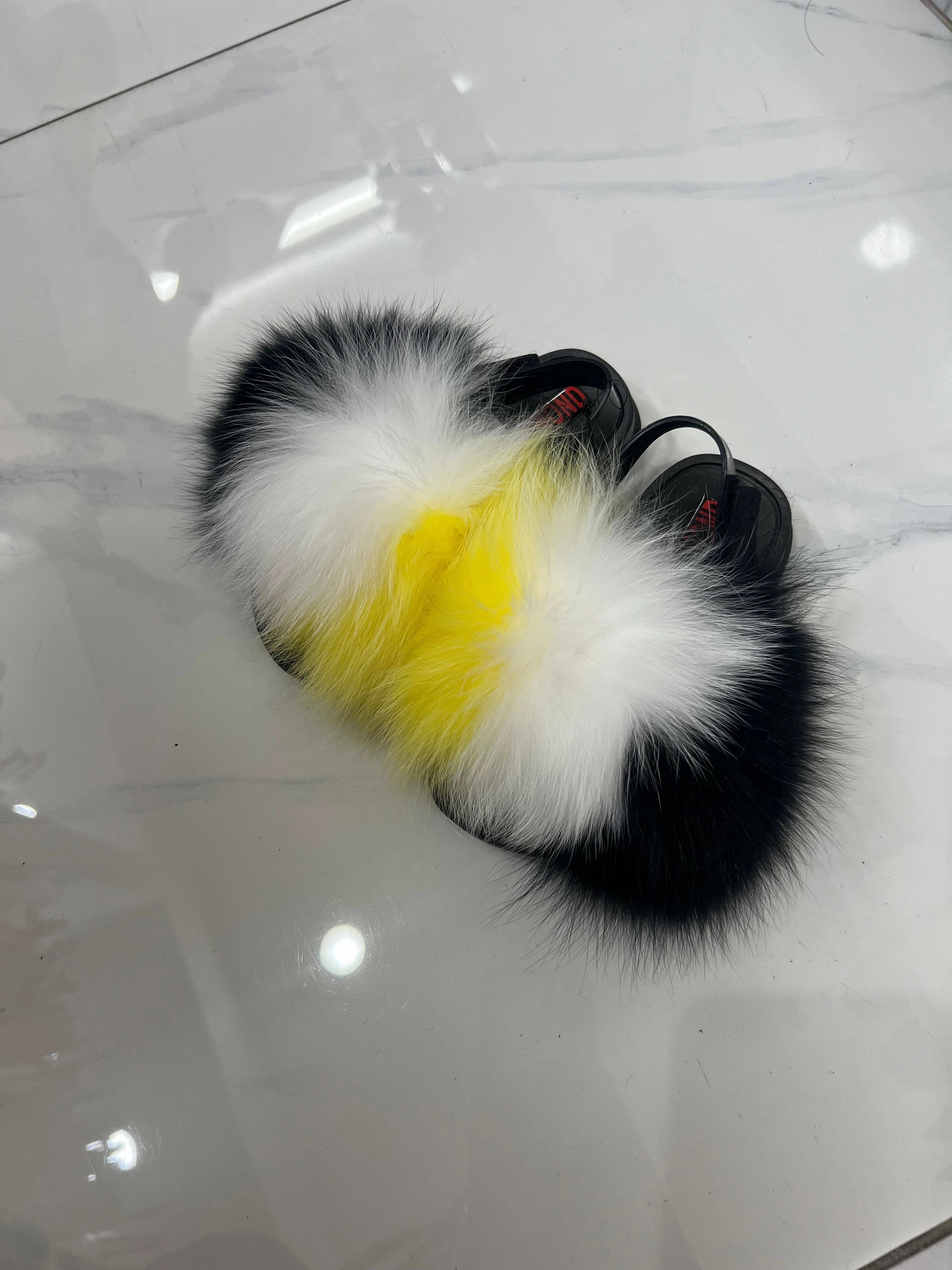 Toddler faux fur slides white-yellow-black Mahabis Slippers