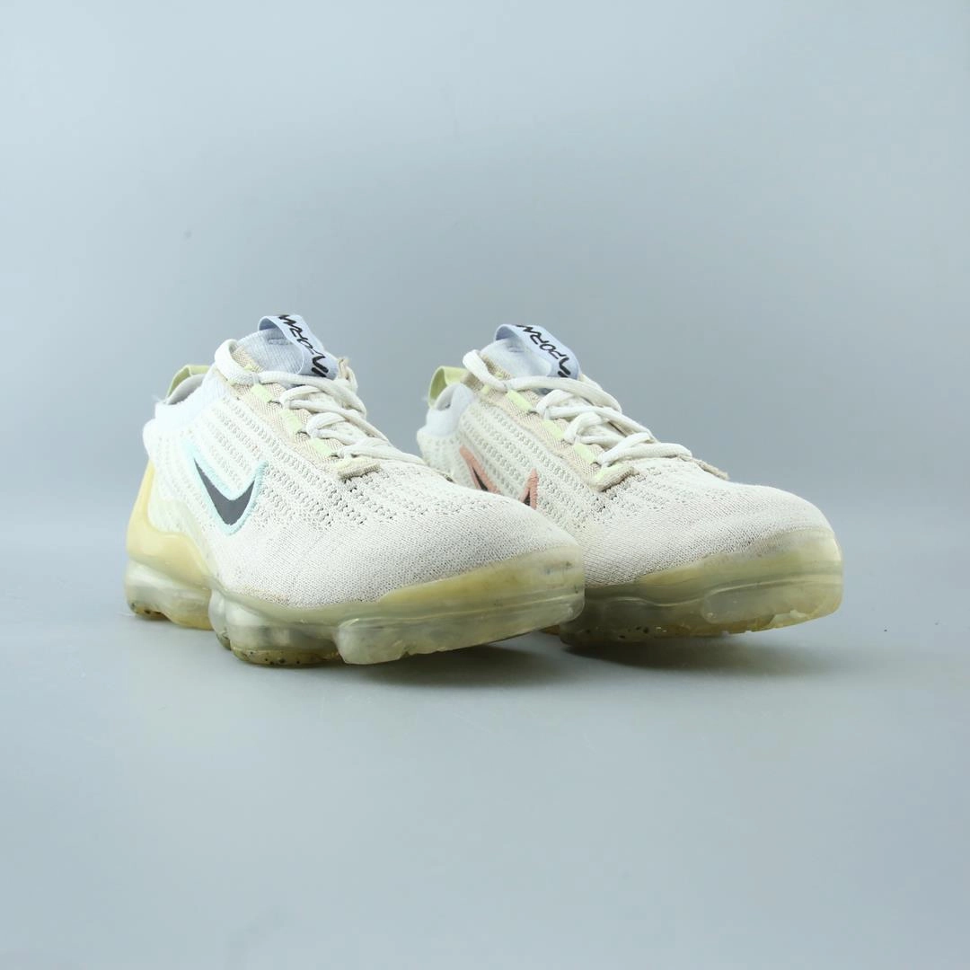 NIKE AIR VAPORMAX 2021 Walking Vs Shoes