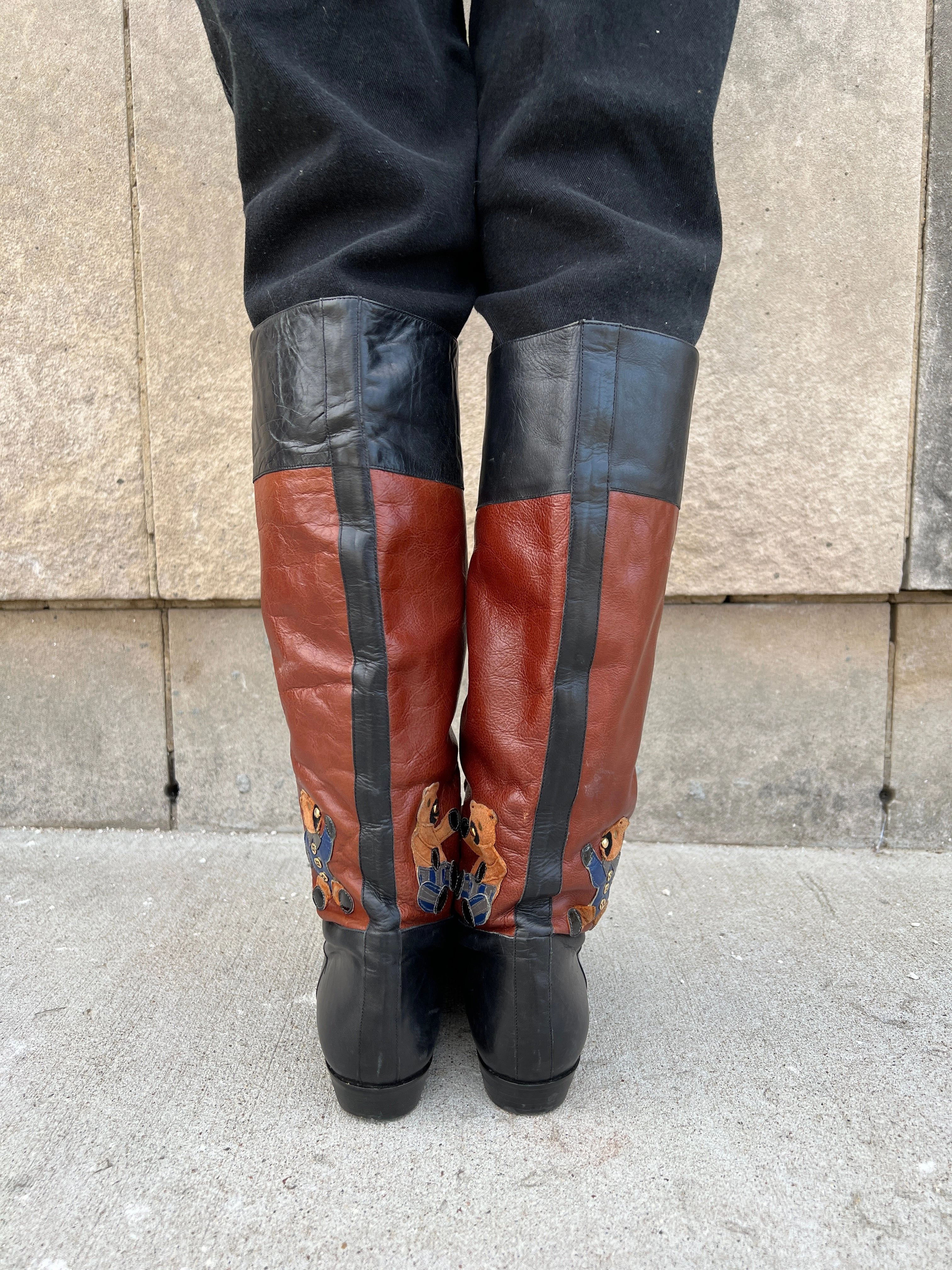 F50 Adidas Soccer Shoes 80s Black Leather Boots, Bear Decoration Beverly Feldman Size 8