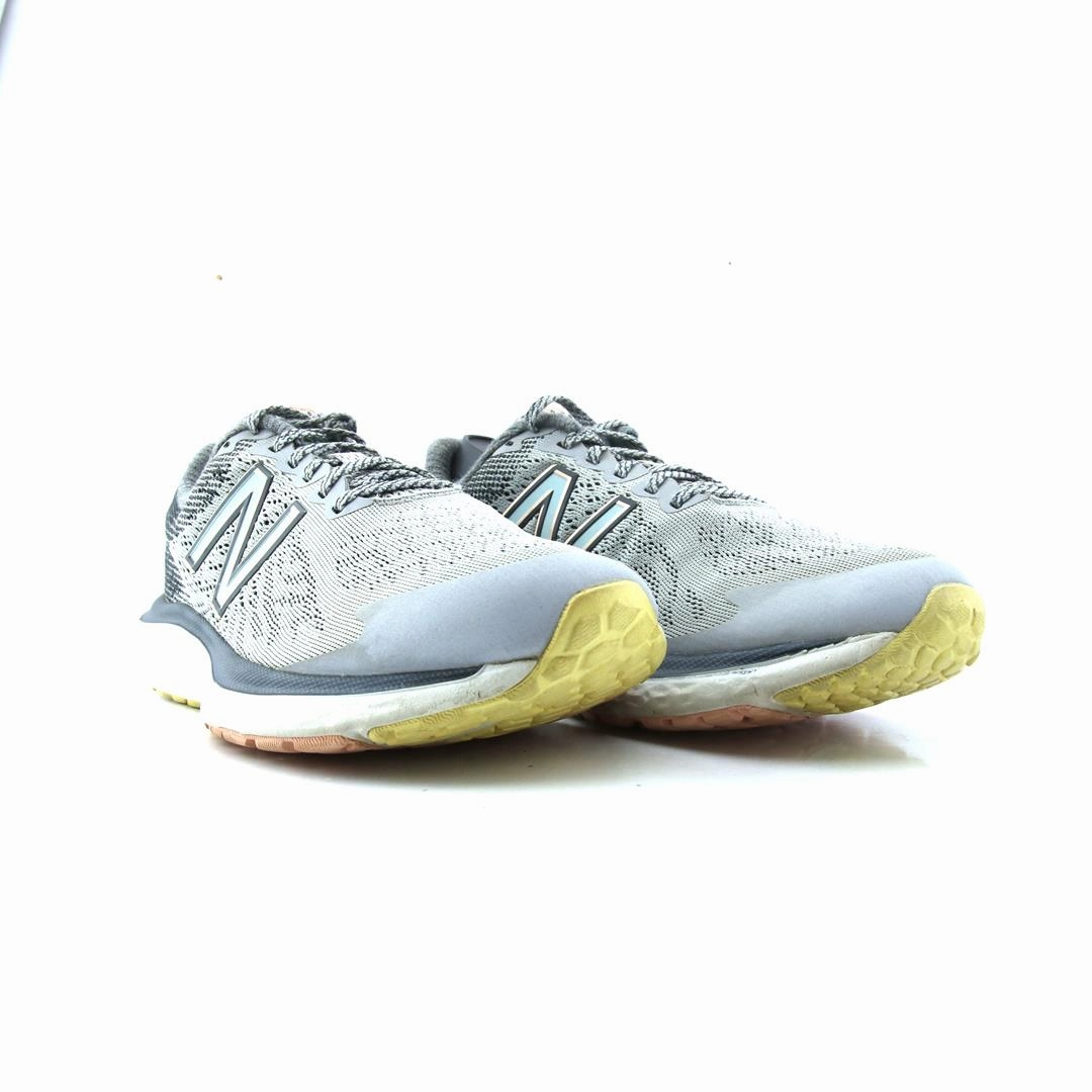 NEW BALANCE 680V7 Thick Sole Running Shoes