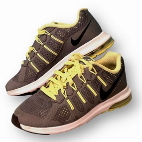 Youth Tennis Shoes On Sale Nike Run Swift Sneaker Size 12 Big Kids Gray Athletic Tennis Shoes