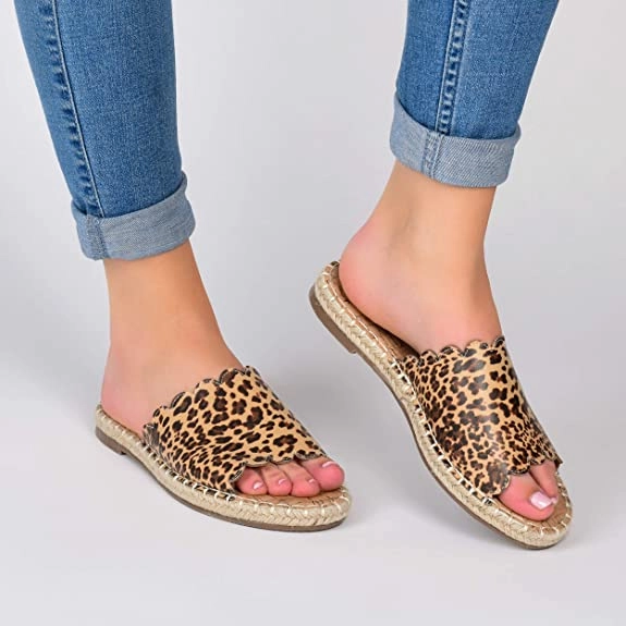 Asics Sky Elite Ff Mt 3 Volleyball Shoes Journee Collection Women's Flat Sandals  Color Black Size 8.5M