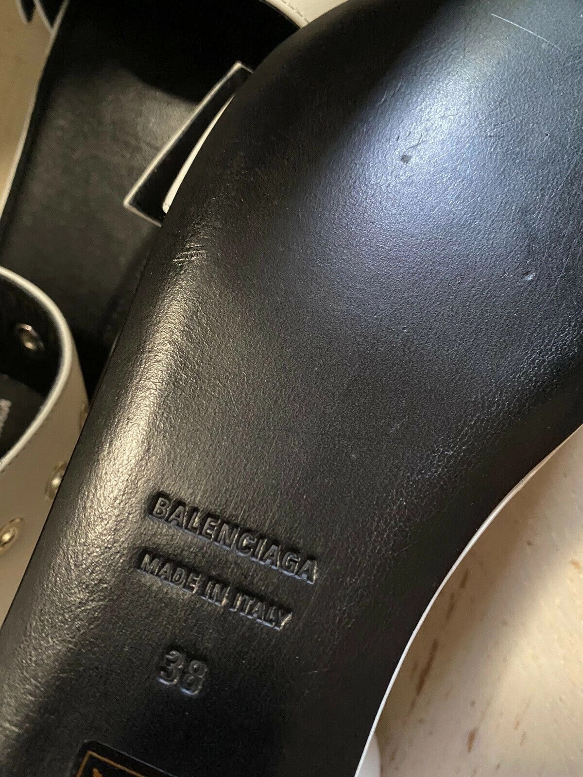 Wide Width Flat Dress Shoes NIB $950 Balenciaga Women Belt Flat Sandal Shoes White 8 US ( 38 Eu ) Italy