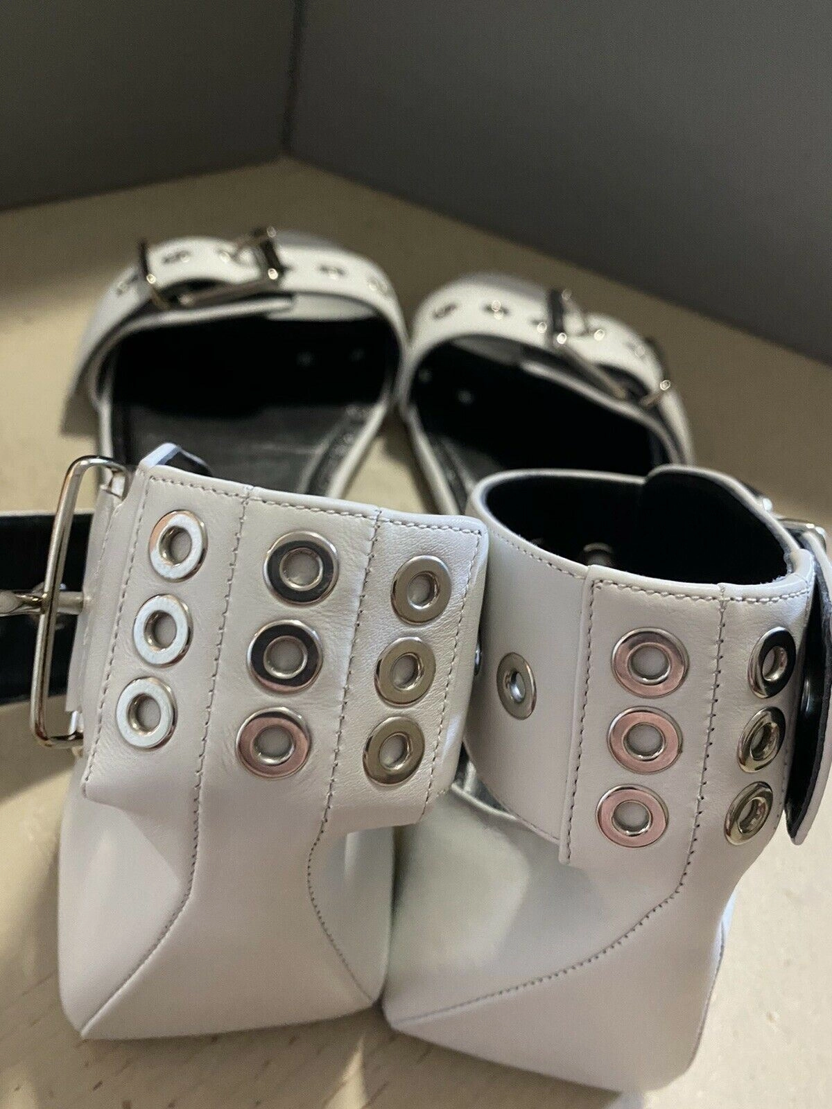 Basketball Shoes For Flat Feet Reddit NIB $950 Balenciaga Women Belt Flat Sandal Shoes White 8 US ( 38 Eu ) Italy