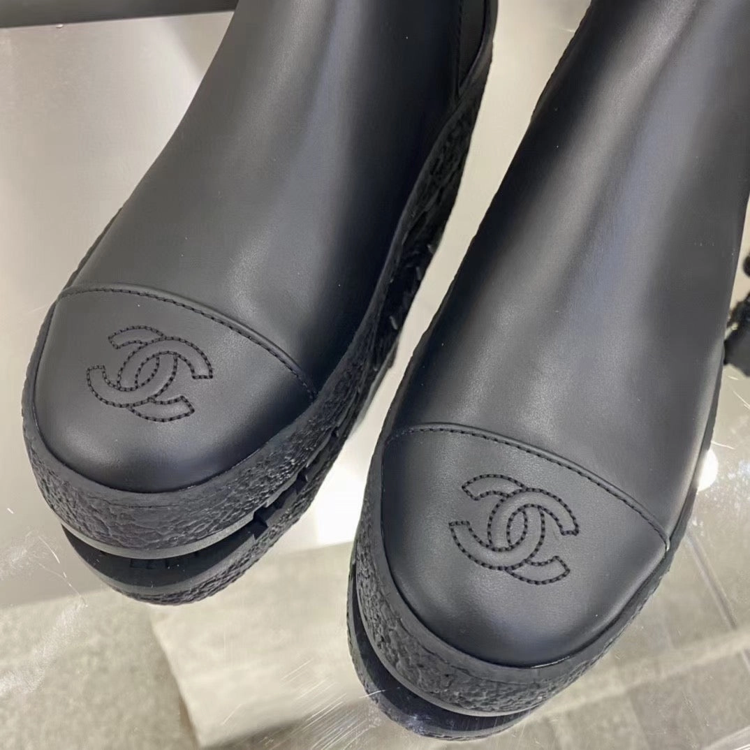 SE670  Size 4-9   Heels:3.5cm Material: Cowhide  Lining: Sheep skin Sole: TPU Adidas Vintage Boxing Shoes