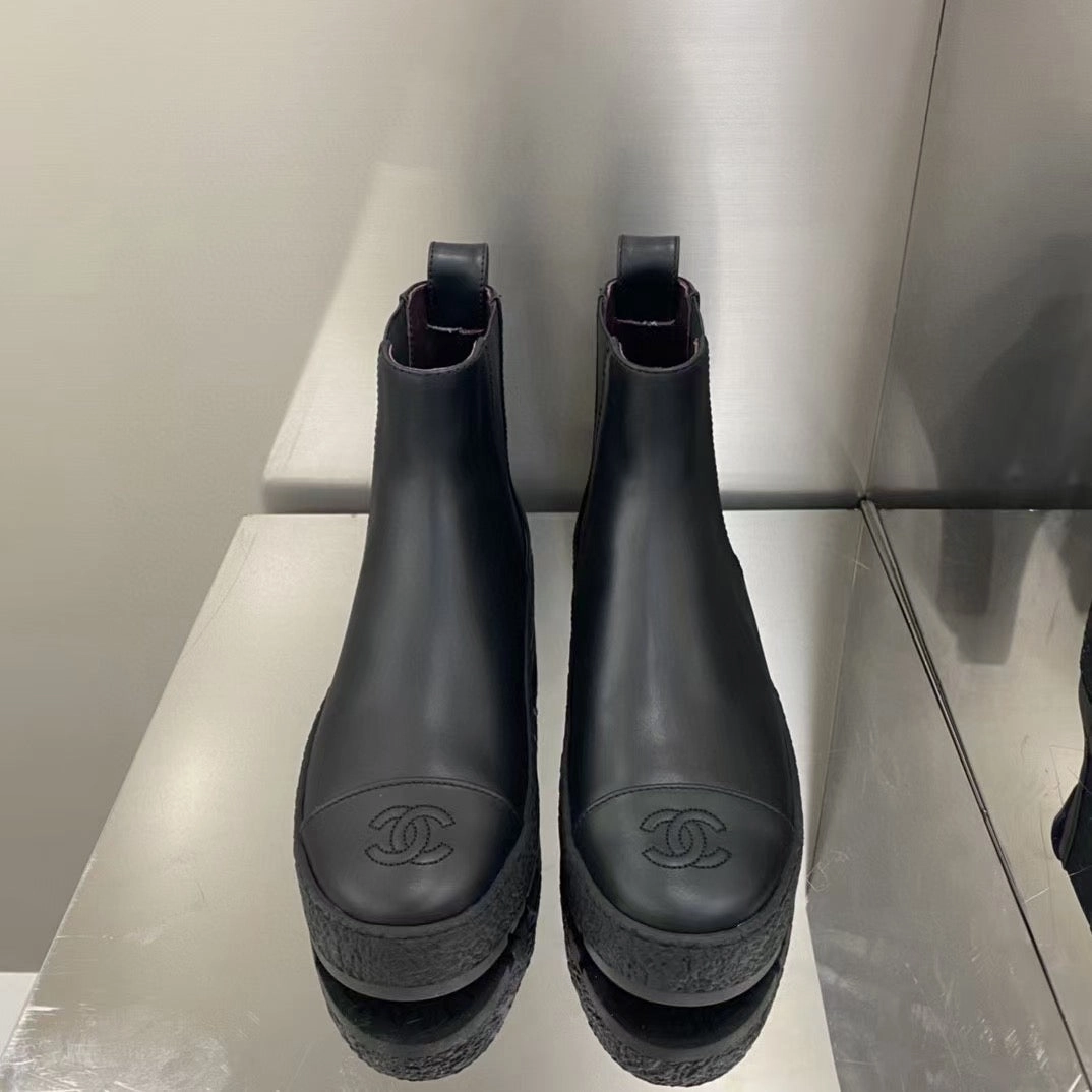 Adidas Courtflash Pickleball Shoes SE670  Size 4-9   Heels:3.5cm Material: Cowhide  Lining: Sheep skin Sole: TPU