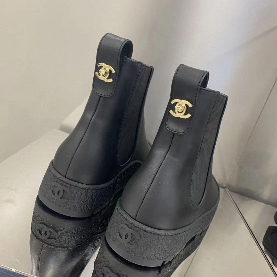 SE670  Size 4-9   Heels:3.5cm Material: Cowhide  Lining: Sheep skin Sole: TPU Adidas Weightlifting Shoes