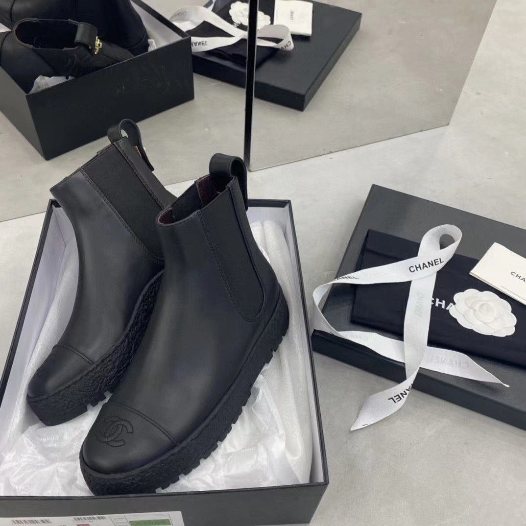 Adidas Shoes For Workout SE670  Size 4-9   Heels:3.5cm Material: Cowhide  Lining: Sheep skin Sole: TPU