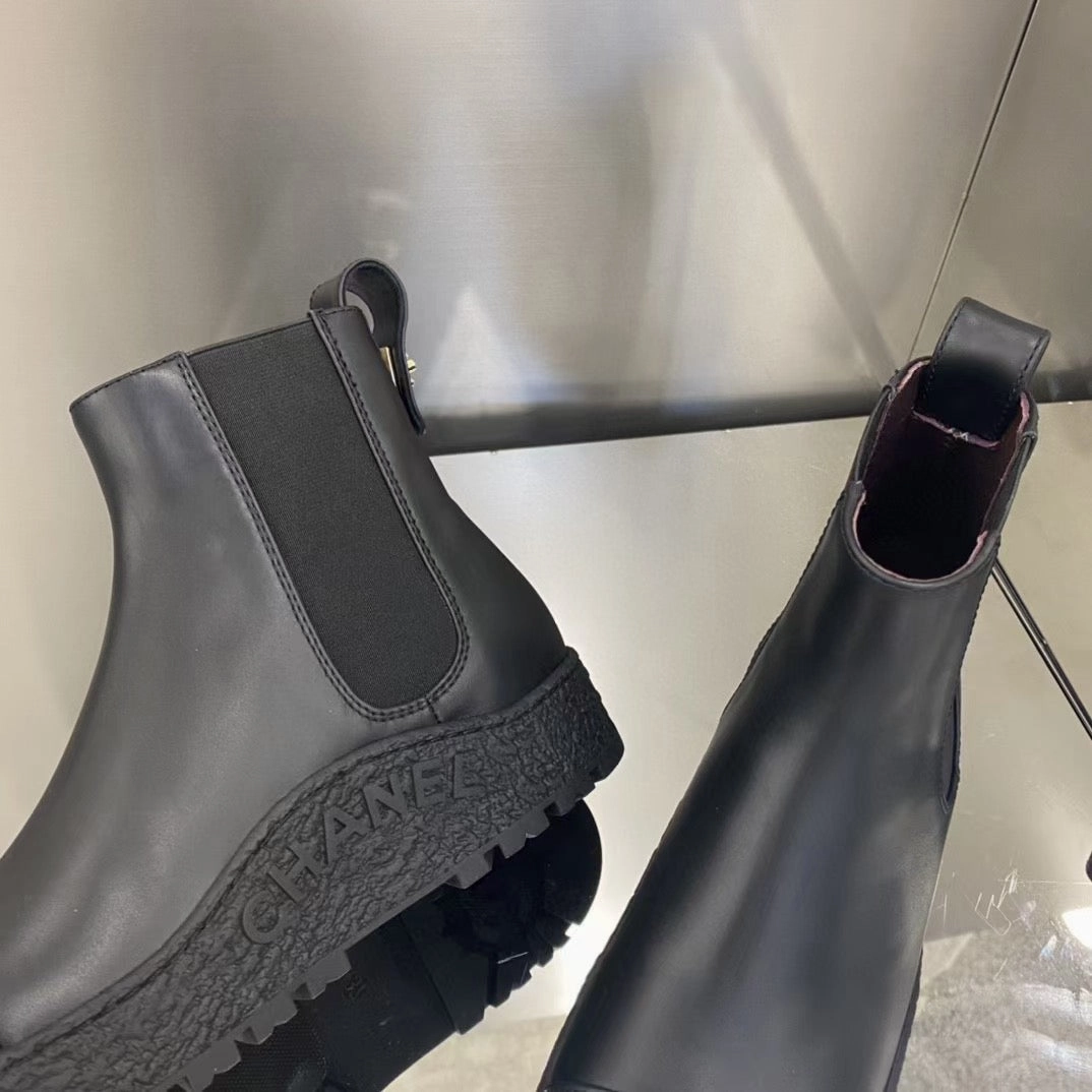 SE670  Size 4-9   Heels:3.5cm Material: Cowhide  Lining: Sheep skin Sole: TPU Adidas Originals Sl Rs Casual Shoes