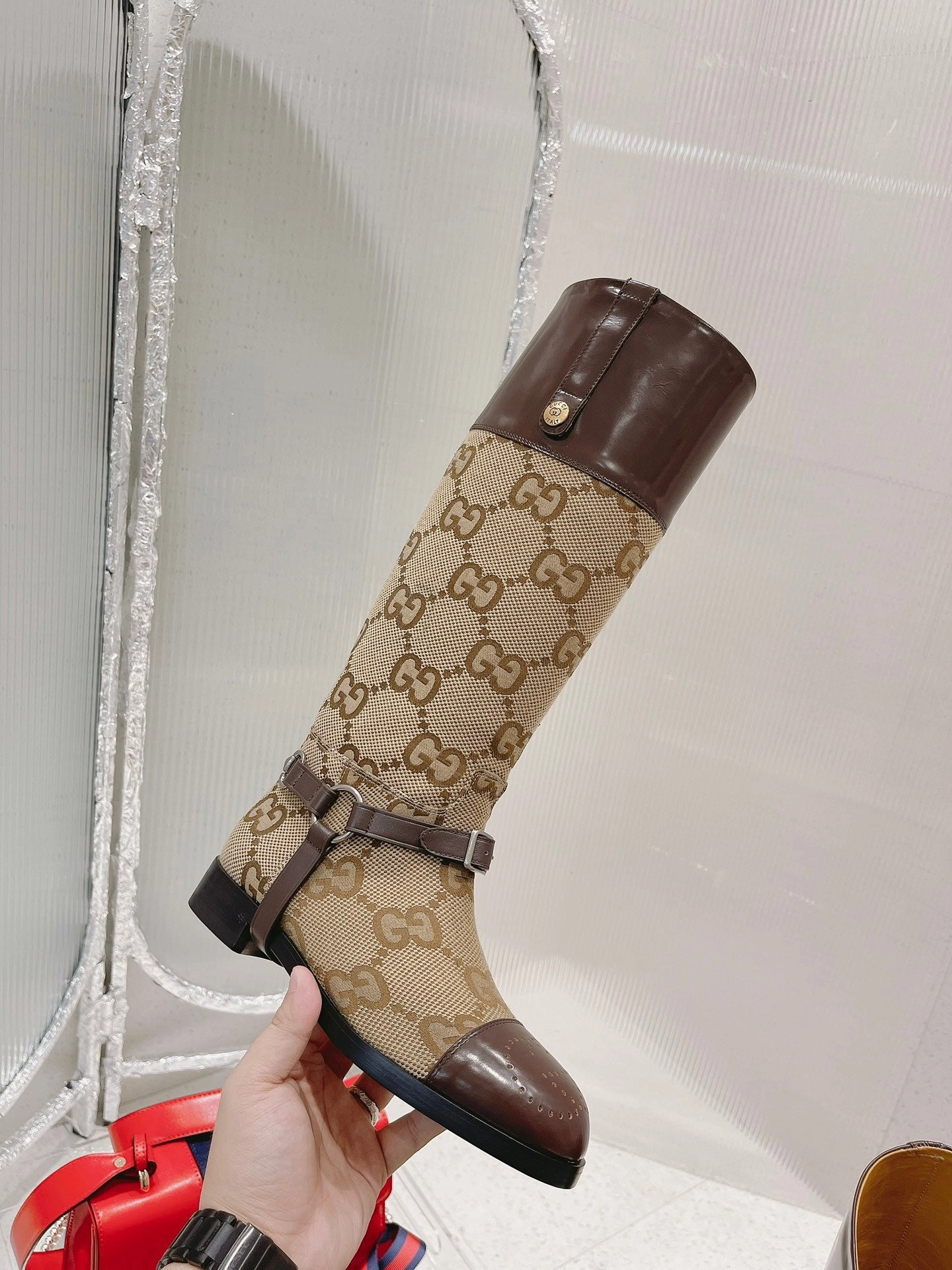 SE746   Size 5-9    Material: Cowhide  Lining: Sheep skin Sole: Italian leather Adidas Hiking Shoes