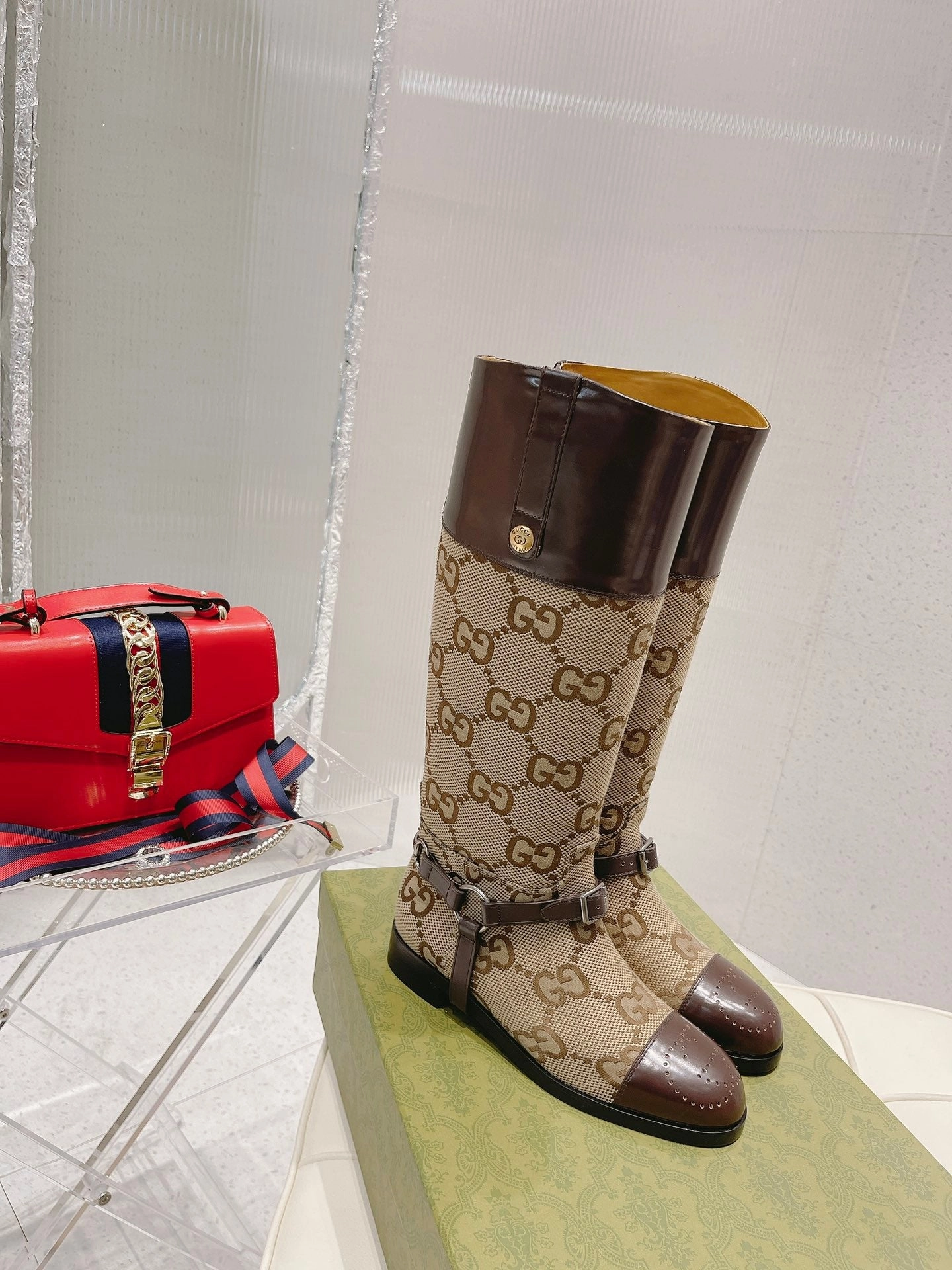 SE746   Size 5-9    Material: Cowhide  Lining: Sheep skin Sole: Italian leather New Tennis Shoes Adidas